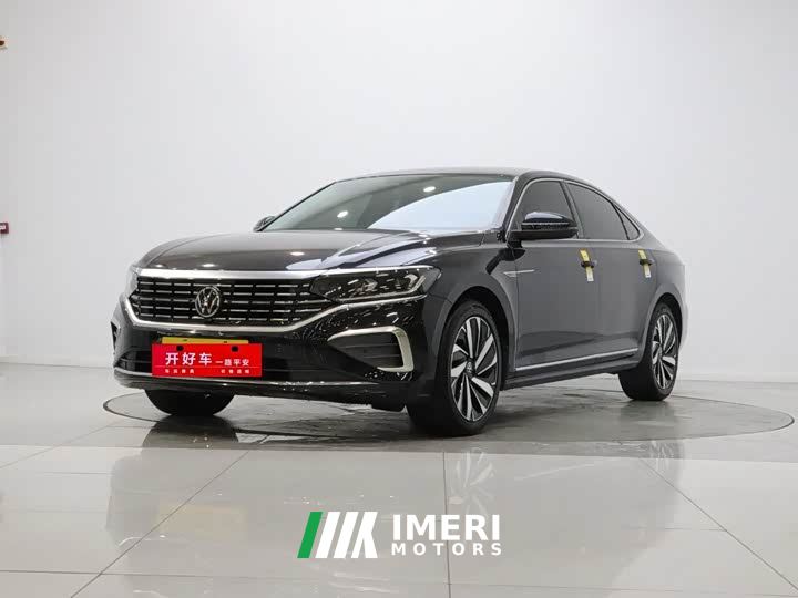 Volkswagen Passat Outstanding Edition 330TSI Elite