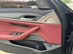 BMW 5 Series 530Li Luxury M Sport Package - ფოტო 13