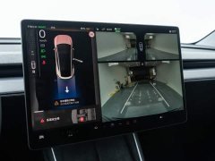 Tesla Model Y Rear-Wheel Drive - ფოტო 13