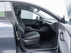 Tesla Model Y Rear-Wheel Drive - ფოტო 19