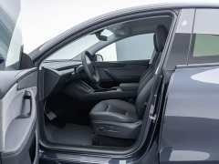 Tesla Model Y Rear-Wheel Drive - ფოტო 9