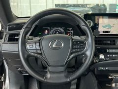 Lexus ES 300h Premium Edition - ფოტო 15