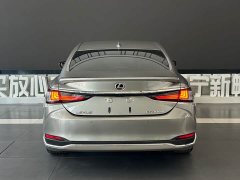 Lexus ES 300h Premium Edition - ფოტო 5