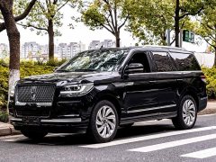 Lincoln Navigator 3.5T Prestige Edition - ფოტო 1