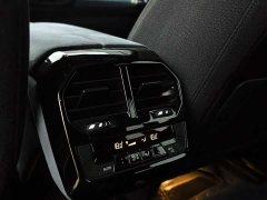 BMW iX xDrive40 - ფოტო 14