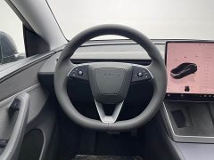 Tesla Model Y Rear-Wheel Drive - ფოტო 12