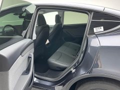 Tesla Model Y Rear-Wheel Drive - ფოტო 17