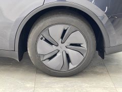 Tesla Model Y Rear-Wheel Drive - ფოტო 19