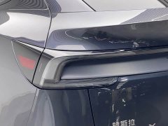 Tesla Model Y Rear-Wheel Drive - ფოტო 20