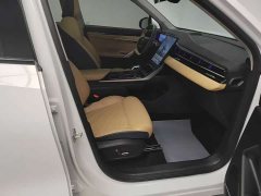 Geely Boyue L 2023 1.5TD DCT Luxury - ფოტო 10