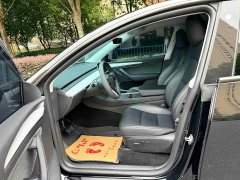 Tesla Model Y Rear-Wheel Drive - ფოტო 7