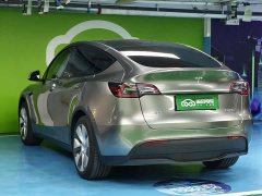 Tesla Model Y Rear-Wheel Drive - ფოტო 15