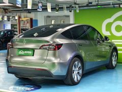 Tesla Model Y Rear-Wheel Drive - ფოტო 17