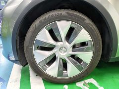 Tesla Model Y Rear-Wheel Drive - ფოტო 3