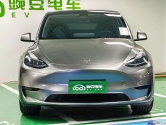 Tesla Model Y Rear-Wheel Drive - ფოტო 4