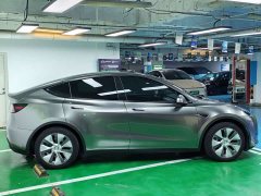 Tesla Model Y Rear-Wheel Drive - ფოტო 6