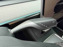 Tesla Model Y Long Range All-Wheel Drive - ფოტო 17
