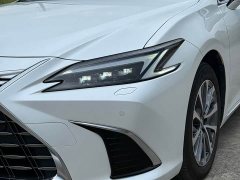 Lexus ES 300h Premium Edition - ფოტო 12