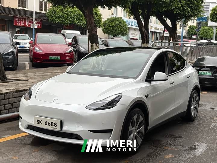 Tesla Model Y Facelift Rear-Wheel Drive