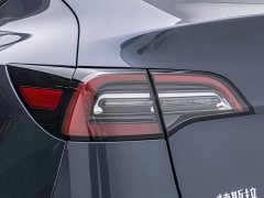 Tesla Model Y Standard Range RWD - ფოტო 13