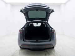Tesla Model Y Standard Range RWD - ფოტო 9