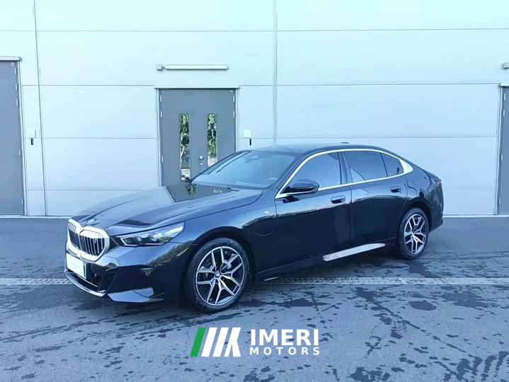 BMW i5 eDrive 35L Luxury Package
