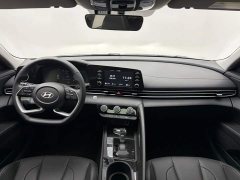 Hyundai Elantra 1.5L CVT GLX Elite - ფოტო 17