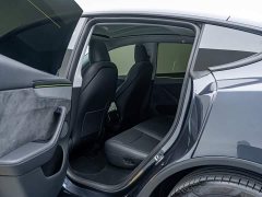 Tesla Model Y Long Range All-Wheel Drive Launch Edition - ფოტო 17