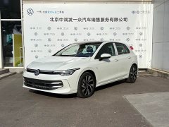 Volkswagen Golf 300TSI Pro - ფოტო 1