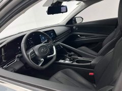 Hyundai Elantra 1.5L CVT Luxury - ფოტო 15