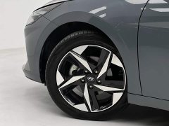 Hyundai Elantra 1.5L CVT Luxury - ფოტო 16