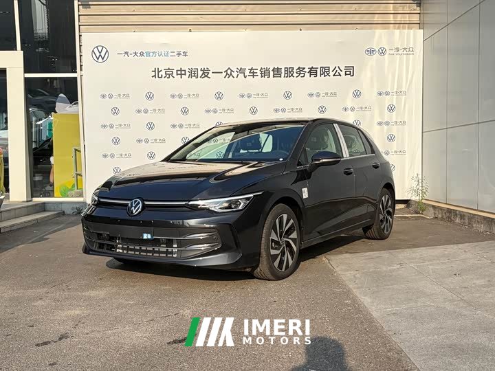 Volkswagen Golf 300TSI Pro