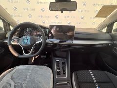 Volkswagen Golf 300TSI Pro - ფოტო 4