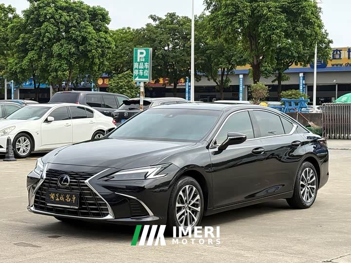 Lexus ES 200 Premium Edition
