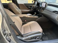 Lexus ES 2022 300h Excellence Edition - ფოტო 16