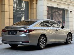 Lexus ES 2022 300h Excellence Edition - ფოტო 5