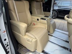 Toyota Alphard Hybrid 2.5L Luxury - ფოტო 15