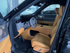 IM Motors Zhiji LS8 52 Max Luxury Six-Seater - ფოტო 11
