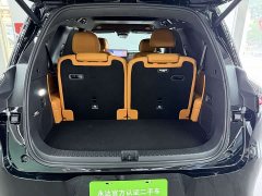 IM Motors Zhiji LS8 52 Max Luxury Six-Seater - ფოტო 13
