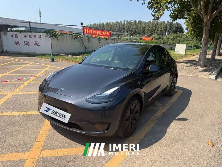 Tesla Model Y Rear-Wheel Drive