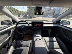Tesla Model Y Rear-Wheel Drive - ფოტო 5