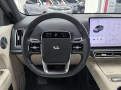 Li Auto L8 Ultra Smart Refresh Edition - ფოტო 6