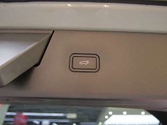Volvo XC70 Plug-in Hybrid 2026 Two-Wheel Drive Long Range Core - ფოტო 13