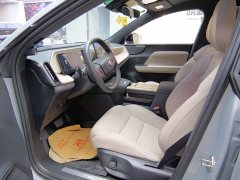 Volvo XC70 Plug-in Hybrid 2026 Two-Wheel Drive Long Range Core - ფოტო 15