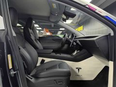 Tesla Model Y Rear-Wheel Drive - ფოტო 11