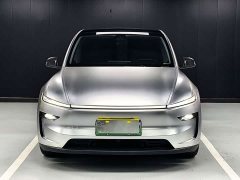 Tesla Model Y Rear-Wheel Drive - ფოტო 2