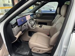 IM Motors Zhiji LS8 52 Max Tech Flagship 5-Seater - ფოტო 8