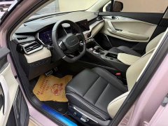Lynk & Co Geely Lynk & Co 06 1.5T Shero Pink Special Edition - ფოტო 3