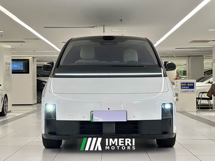 Li Auto MEGA Home Family Edition - ავტომობილი ჩინეთიდან