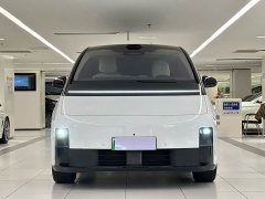Li Auto MEGA Home Family Edition - ფოტო 1
